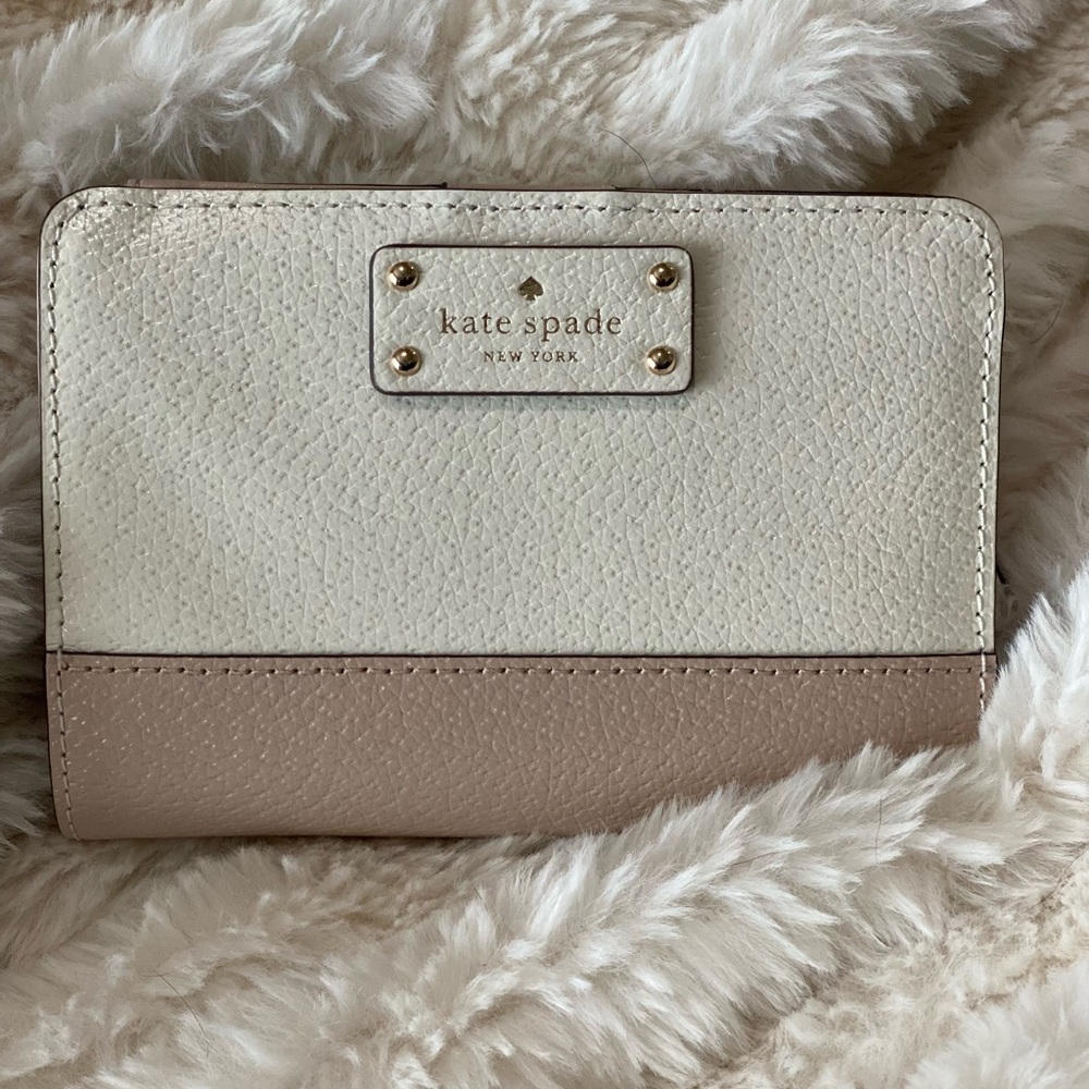 Kate Spade Grove Street Tellie Wallet Cement